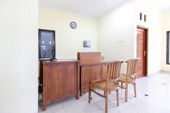 reddoorz near rumah sakit condong catur