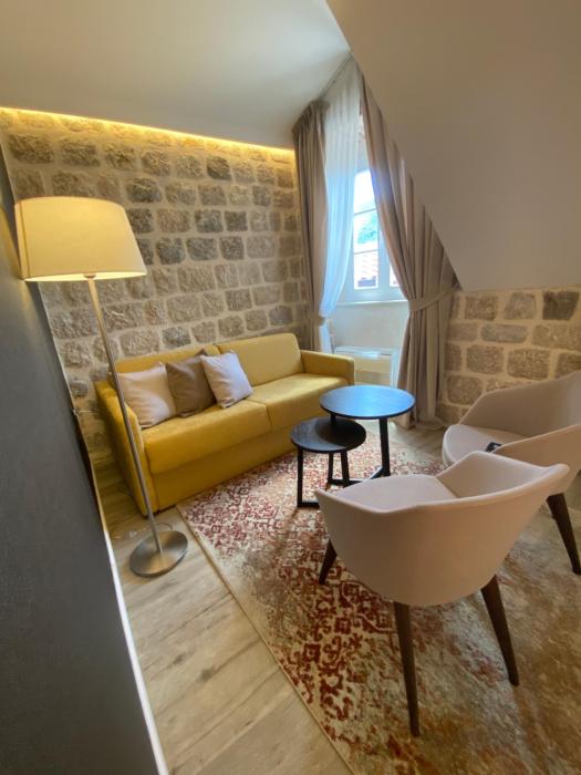 heritage hotel leon coronato