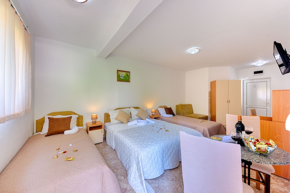 hotel dana