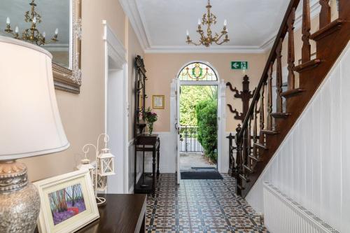 Riverdale House B&B,,3 star