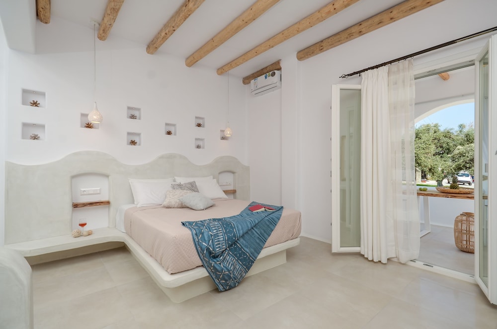 naxos nature suites