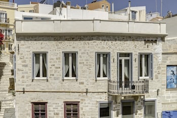 1844 suites syros