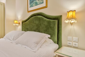 1844 suites syros