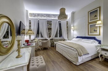 1844 suites syros