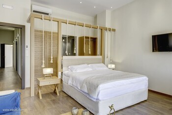 1844 suites syros