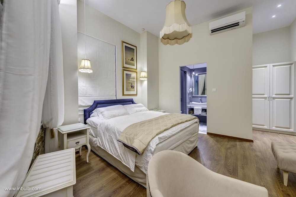 1844 suites syros