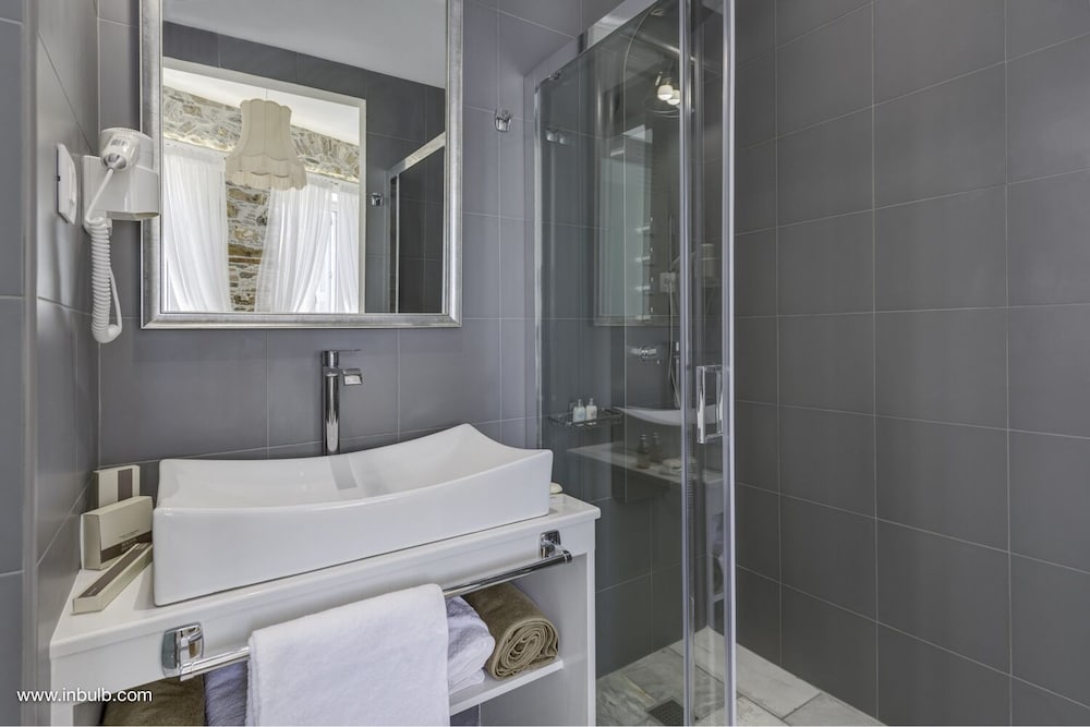 1844 suites syros