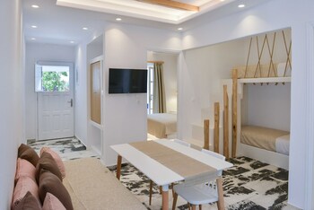 dedalos studios naxos