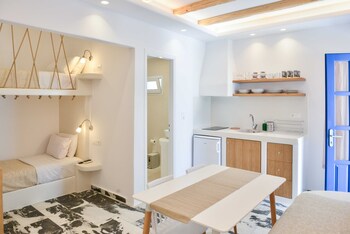 dedalos studios naxos