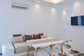 dedalos studios naxos