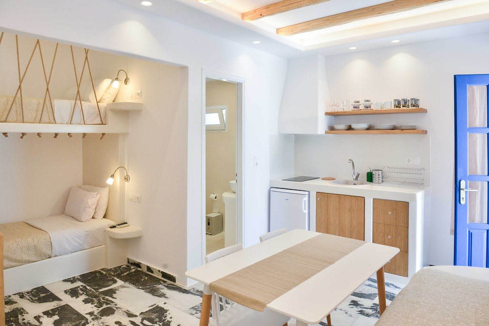dedalos studios naxos