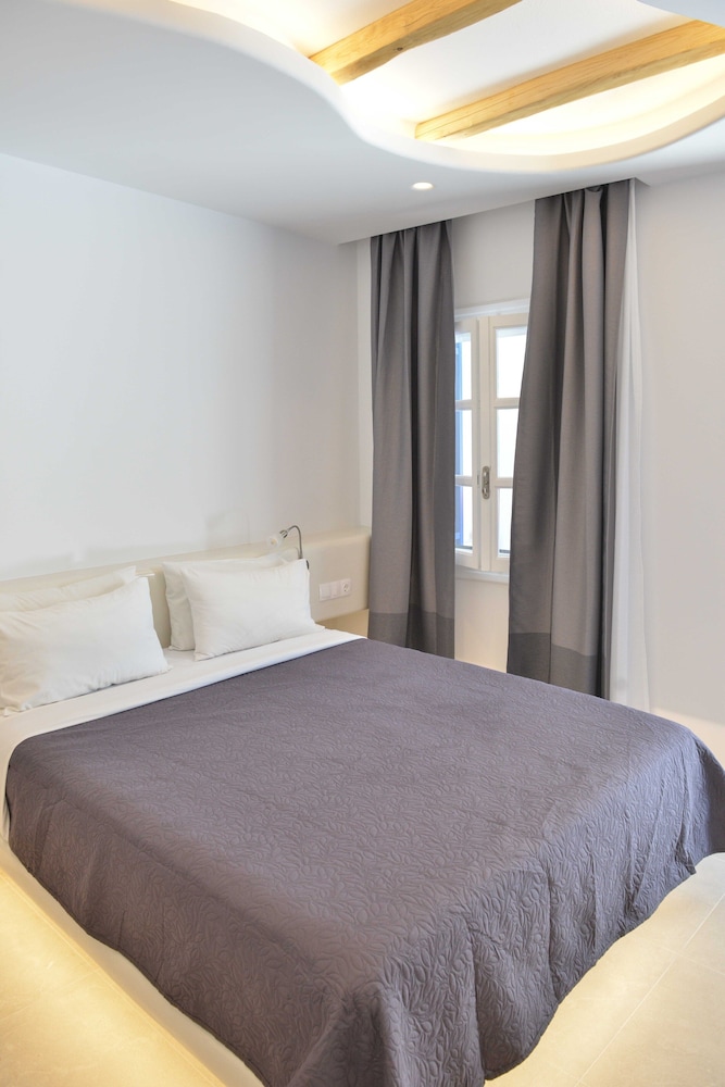 dedalos studios naxos