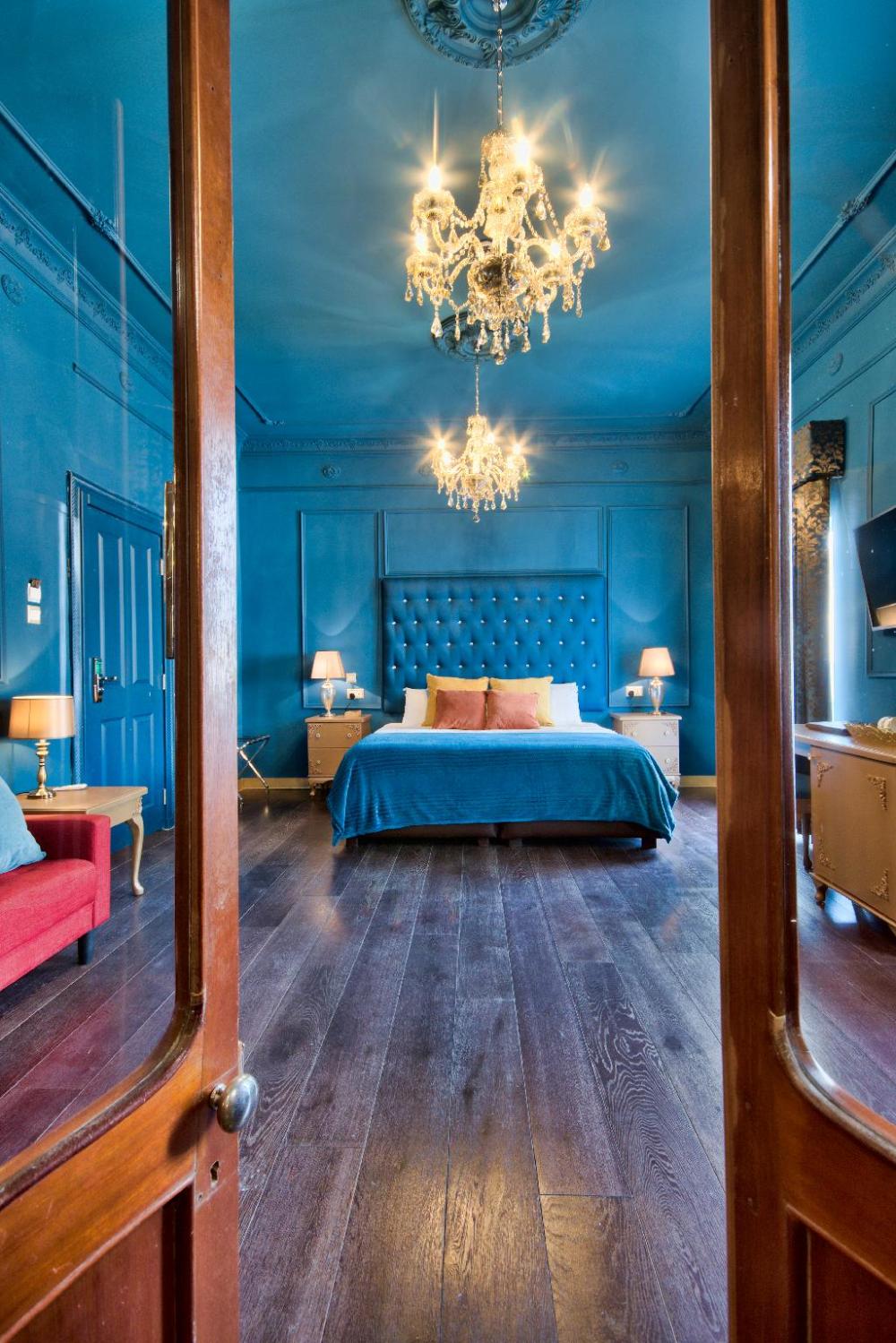 julina boutique living