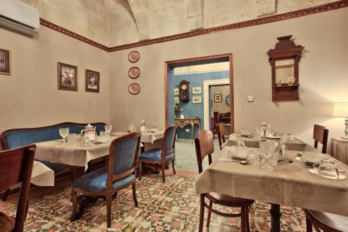 julina boutique living