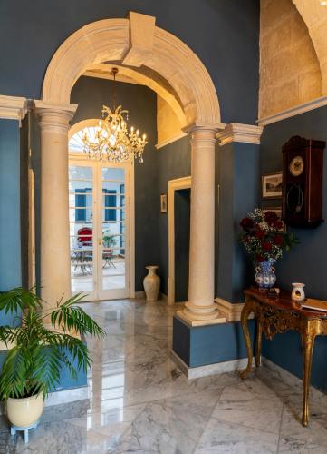 julina boutique living