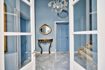 julina boutique living