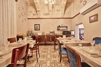 julina boutique living