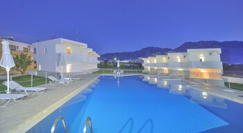 reina apartments