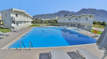 reina apartments
