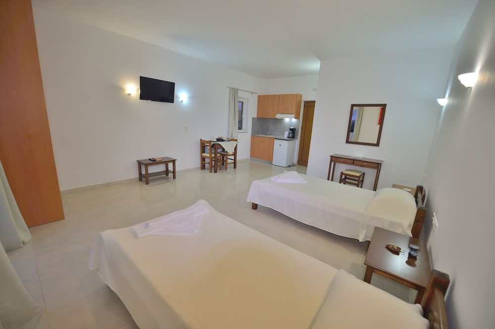 reina apartments