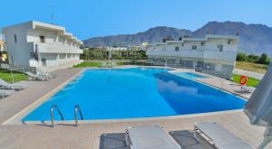 reina apartments