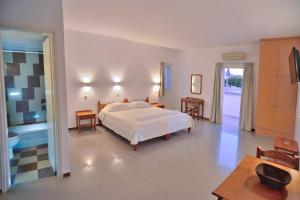 reina apartments