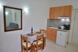 reina apartments