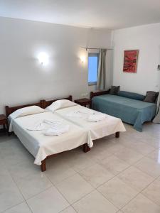 reina apartments
