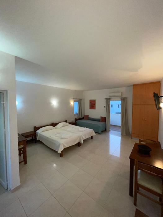 reina apartments
