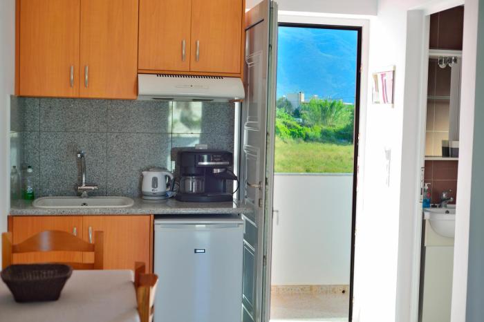reina apartments