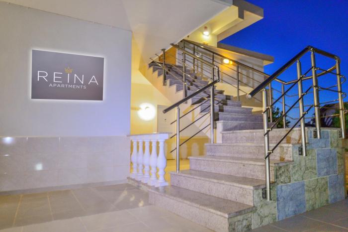 reina apartments
