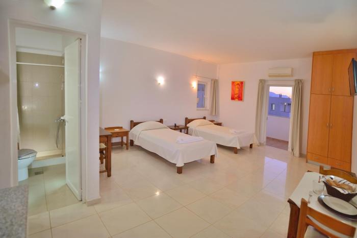 reina apartments