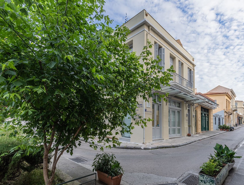 kyria boutique house