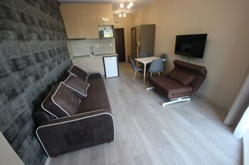 menada luxor apartments