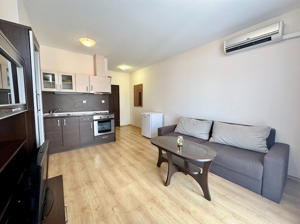 menada luxor apartments