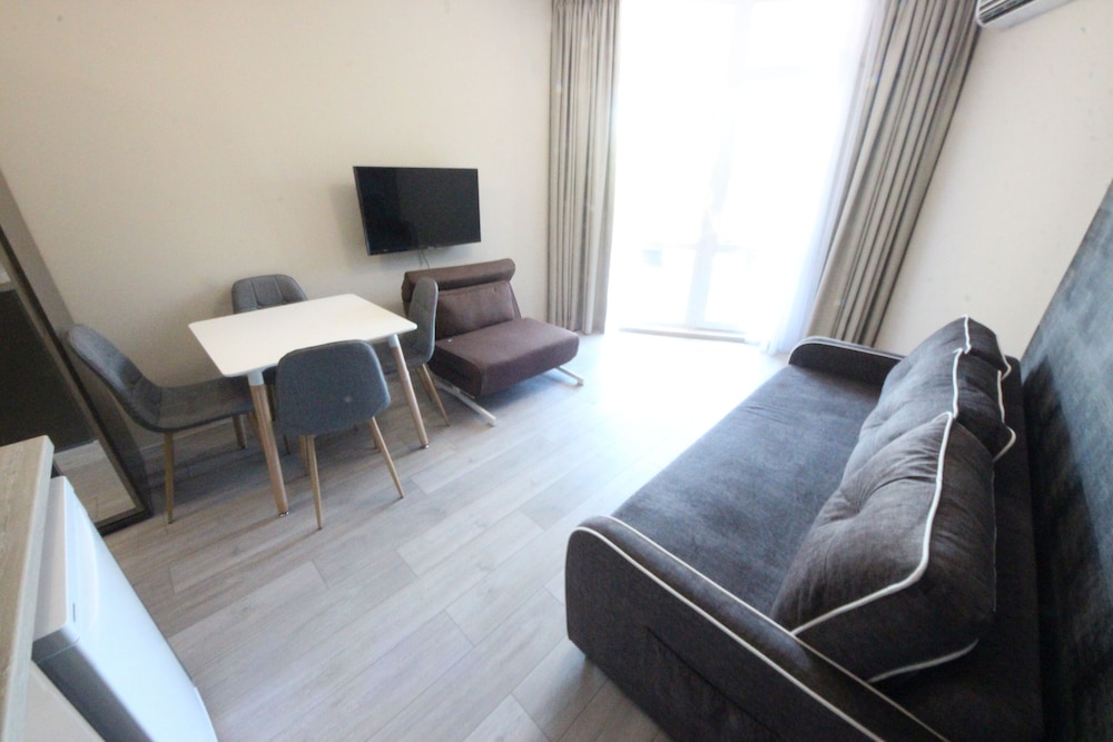 menada luxor apartments