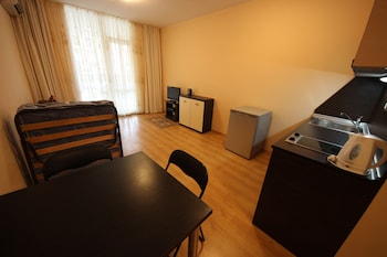 menada luxor apartments