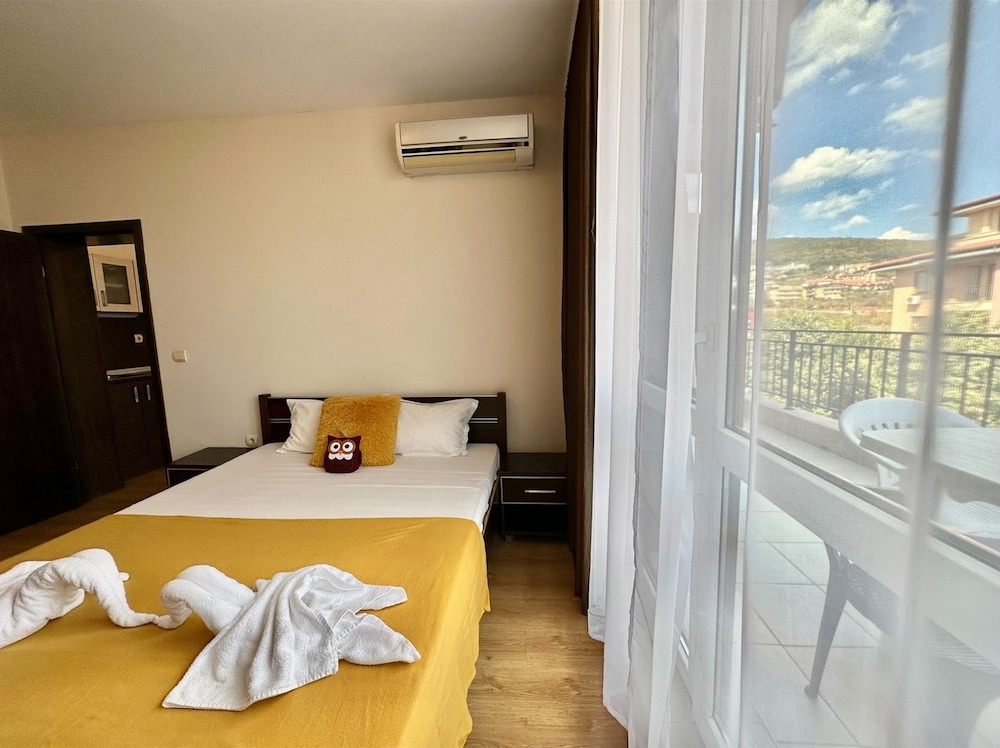 menada luxor apartments