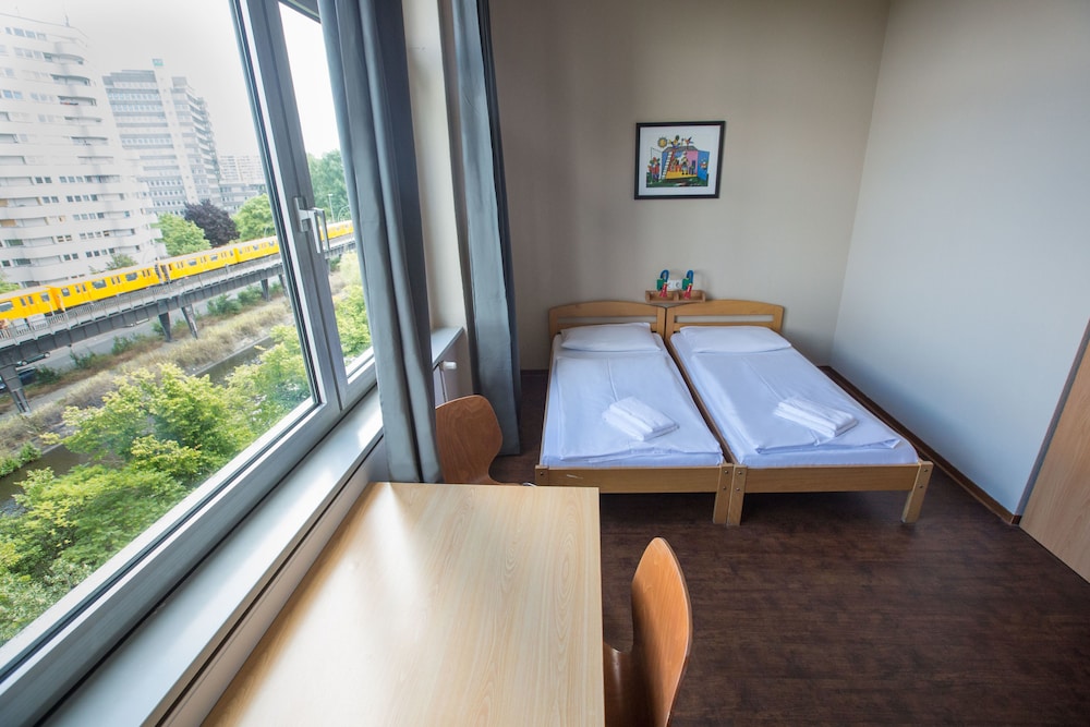 acama hotel and hostel kreuzberg