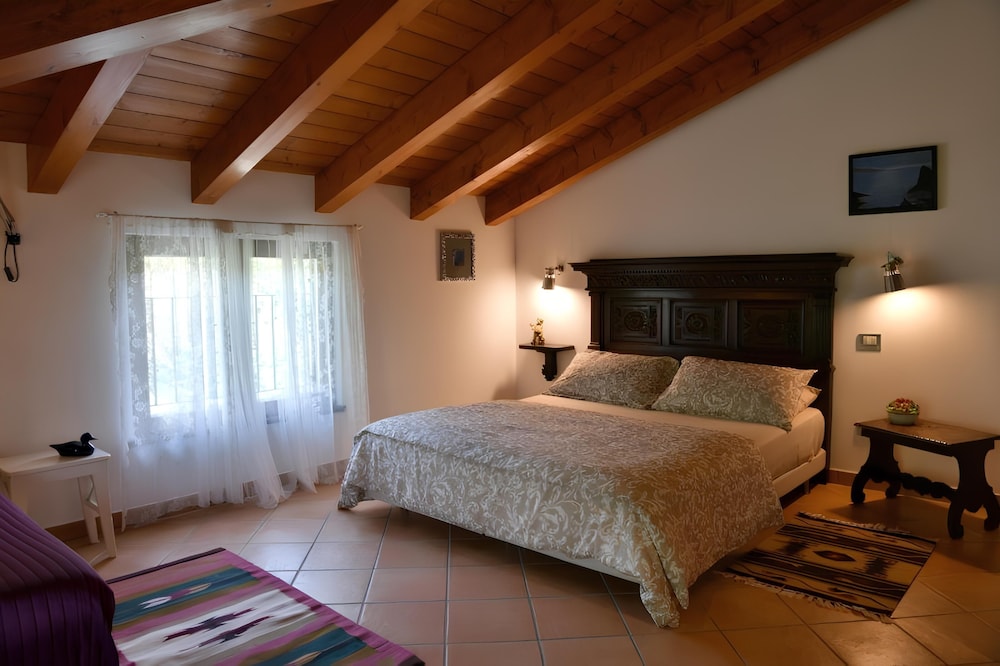 il laghello di amina