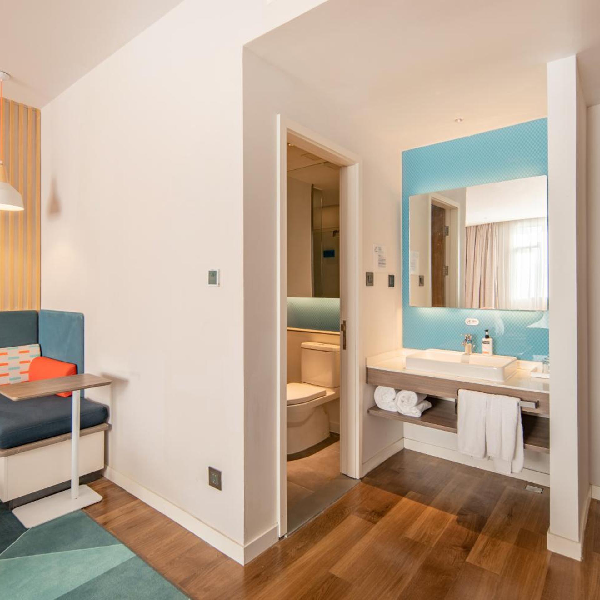 holiday inn express shanghai jiading new city an ihg hotel