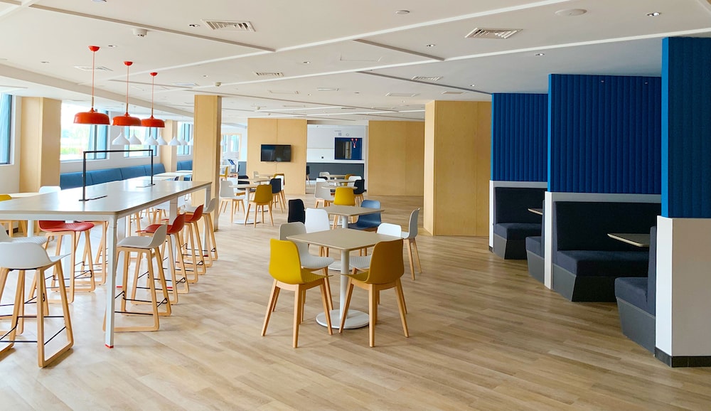 holiday inn express shanghai jiading new city an ihg hotel