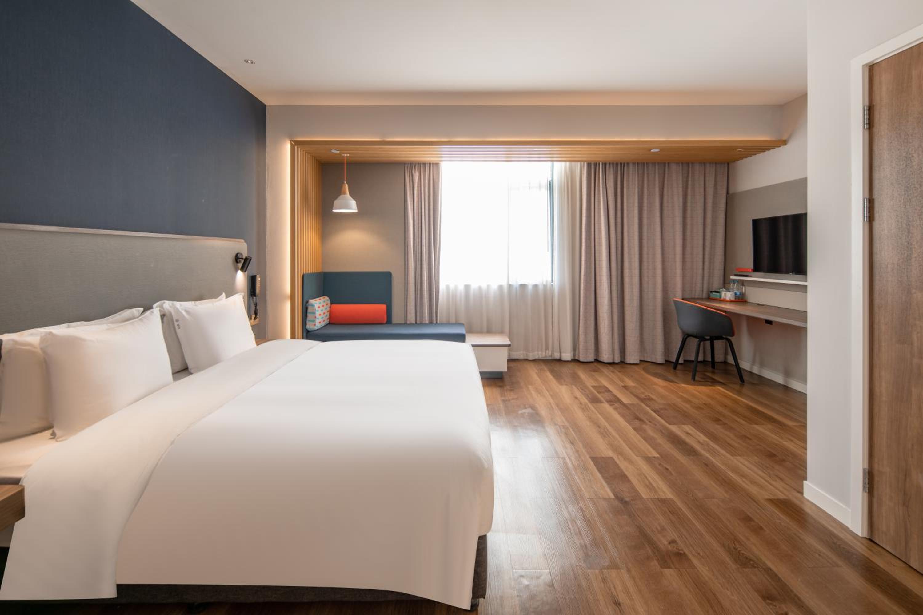 holiday inn express shanghai jiading new city an ihg hotel