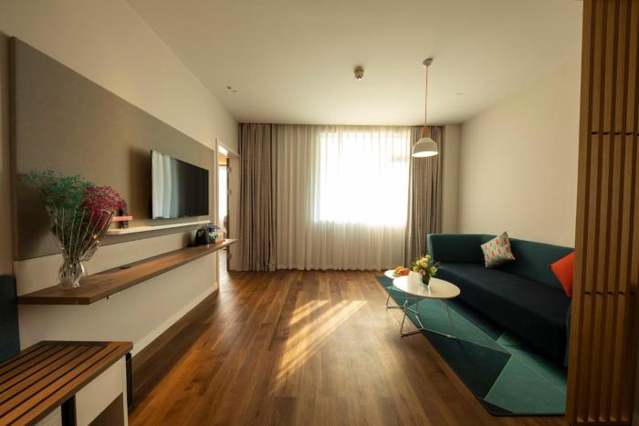 holiday inn express shanghai jiading new city an ihg hotel