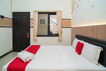 reddoorz syariah near marvell city mall 2