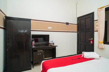 reddoorz syariah near marvell city mall 2