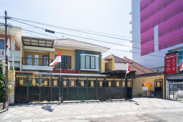 reddoorz syariah near marvell city mall 2