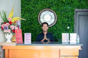 reddoorz syariah near marvell city mall 2