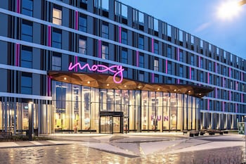 moxy poznan airport