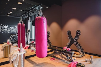 moxy poznan airport